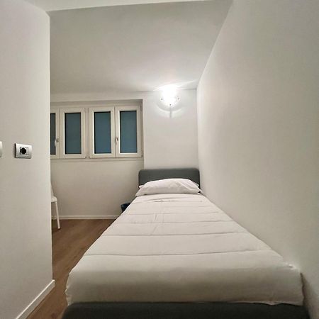 Central Side Apartment Μιλάνο Εξωτερικό φωτογραφία
