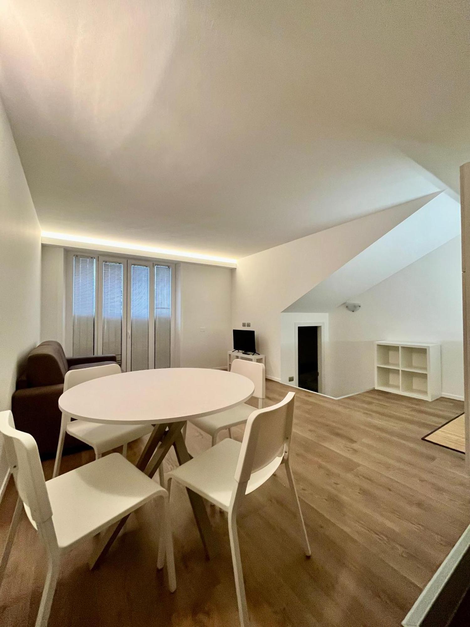 Central Side Apartment Μιλάνο Εξωτερικό φωτογραφία