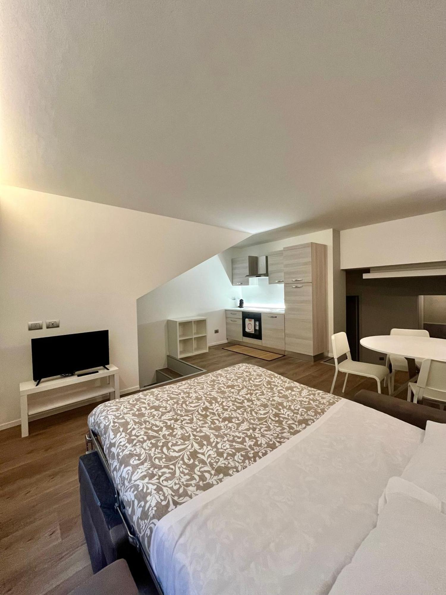 Central Side Apartment Μιλάνο Εξωτερικό φωτογραφία